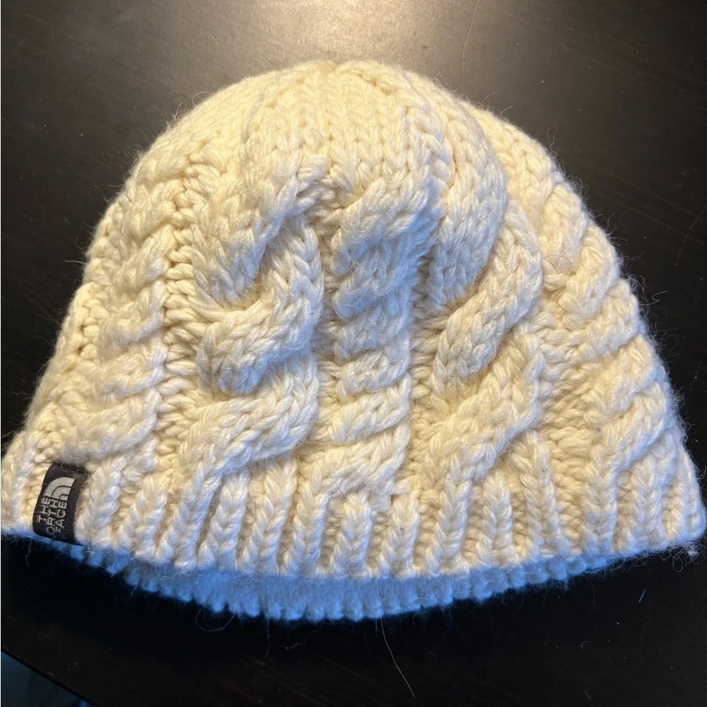 North face cable minna beanie with fleece lining